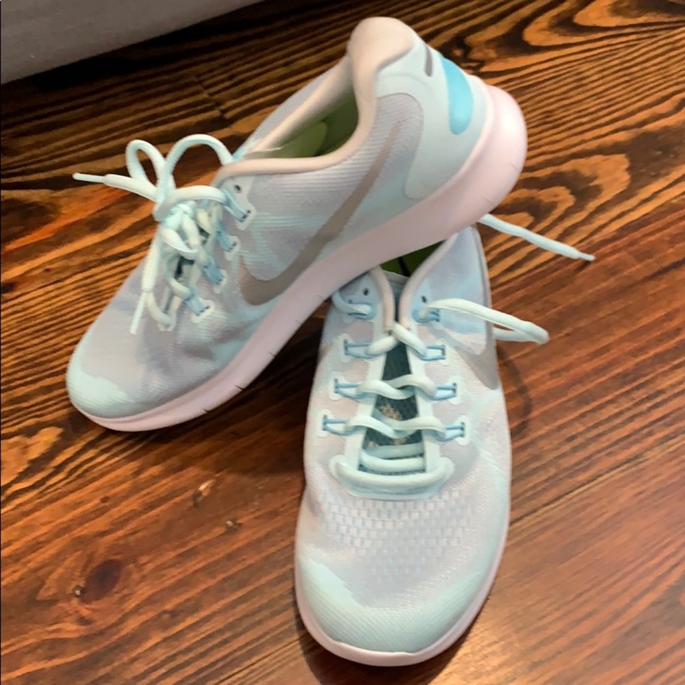 Nike free runs